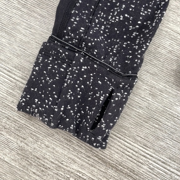 Lululemon black and white half zip pullover with pockets size 4 - Picture 5 of 7